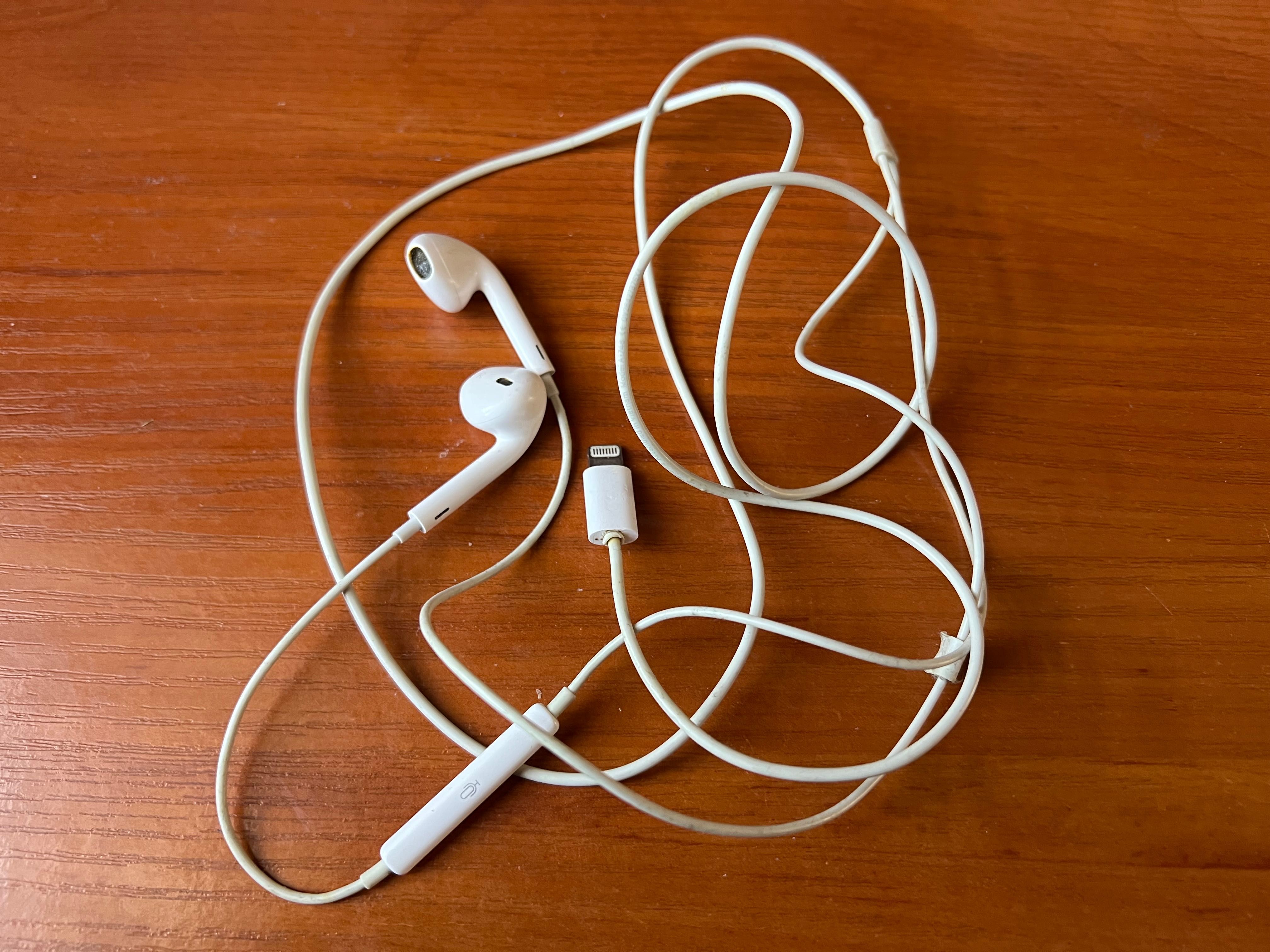 Навушники Apple EarPods Lightning НЕ Робочі!