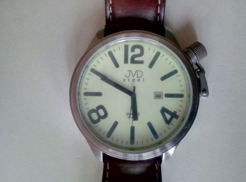 zegarek jvd, duży, bardzo efektowny. Jak nowy.