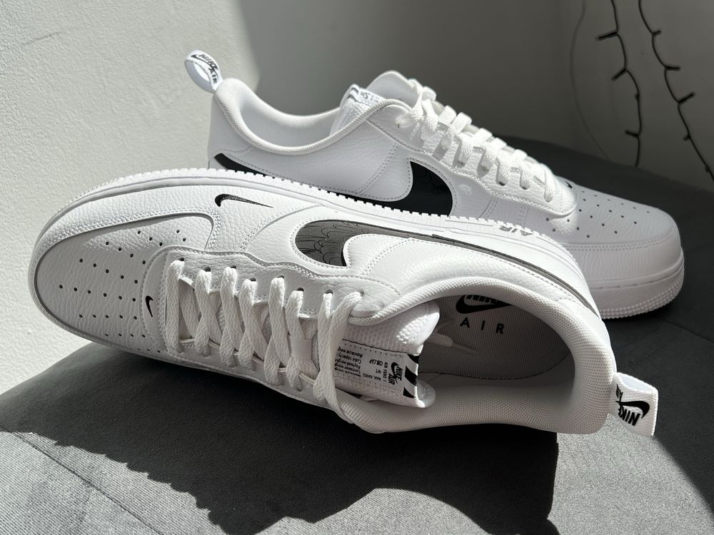 Nike Air Force 1 Low ’07 LV8 Black Swoosh - Rozmiar 48,5 32cm (US14)