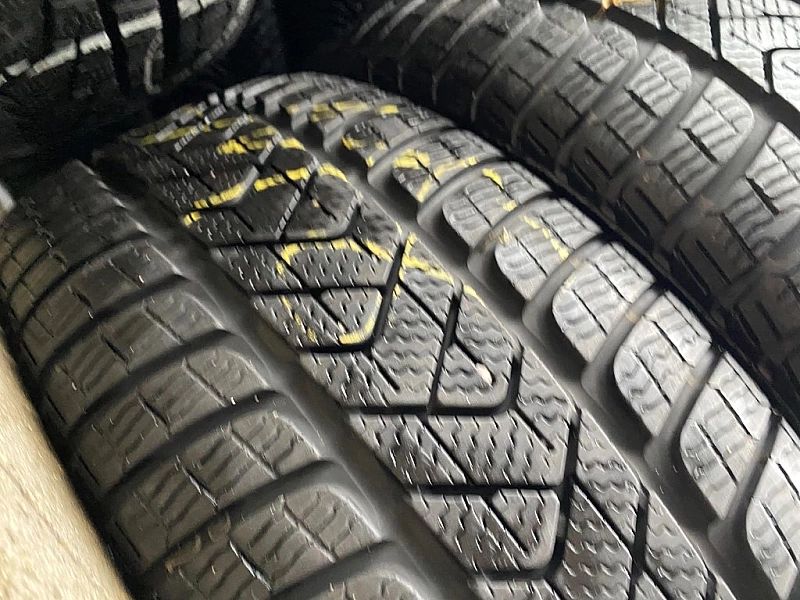 215/55r17 Pirelli SottoZero 3_6,8mm_4szt_(127)