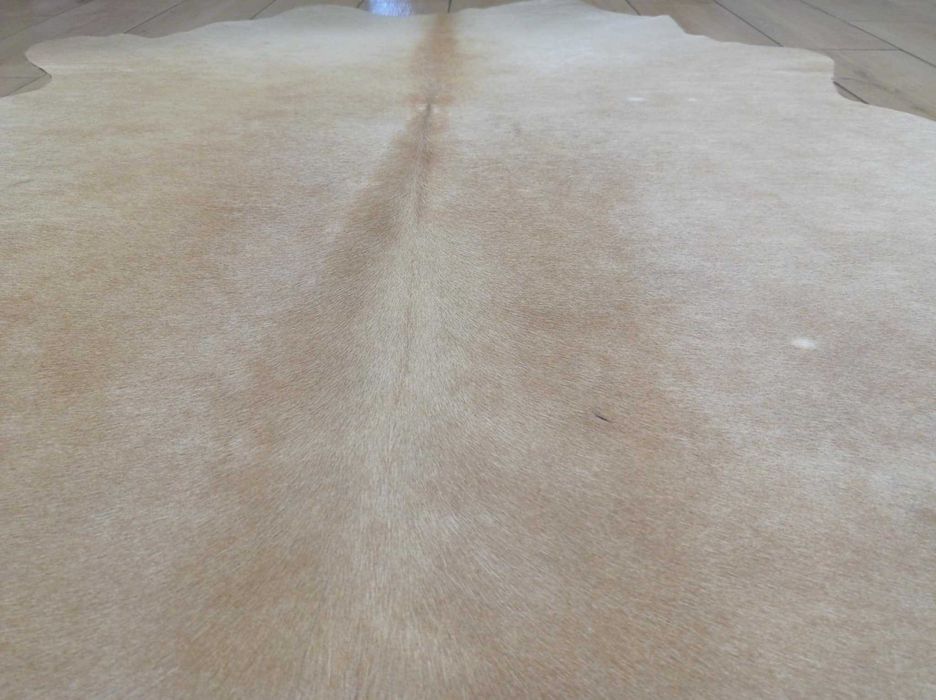 Dywan SKÓRA BYDLĘCA CIELAK POLSKI beżowy skóra naturalna