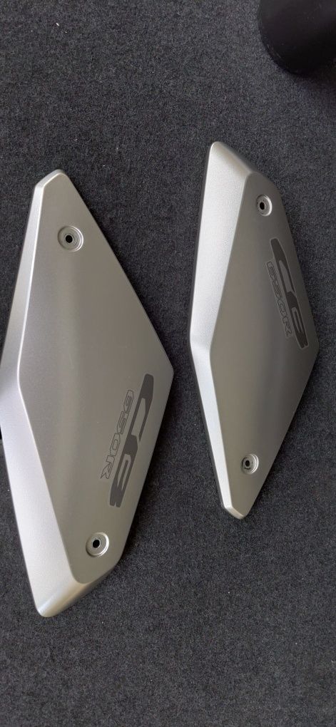 Cb 650R tampas laterais originais