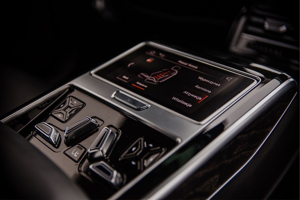 Audi A8 wynajem z kierowcą, do ślubu, transport vip