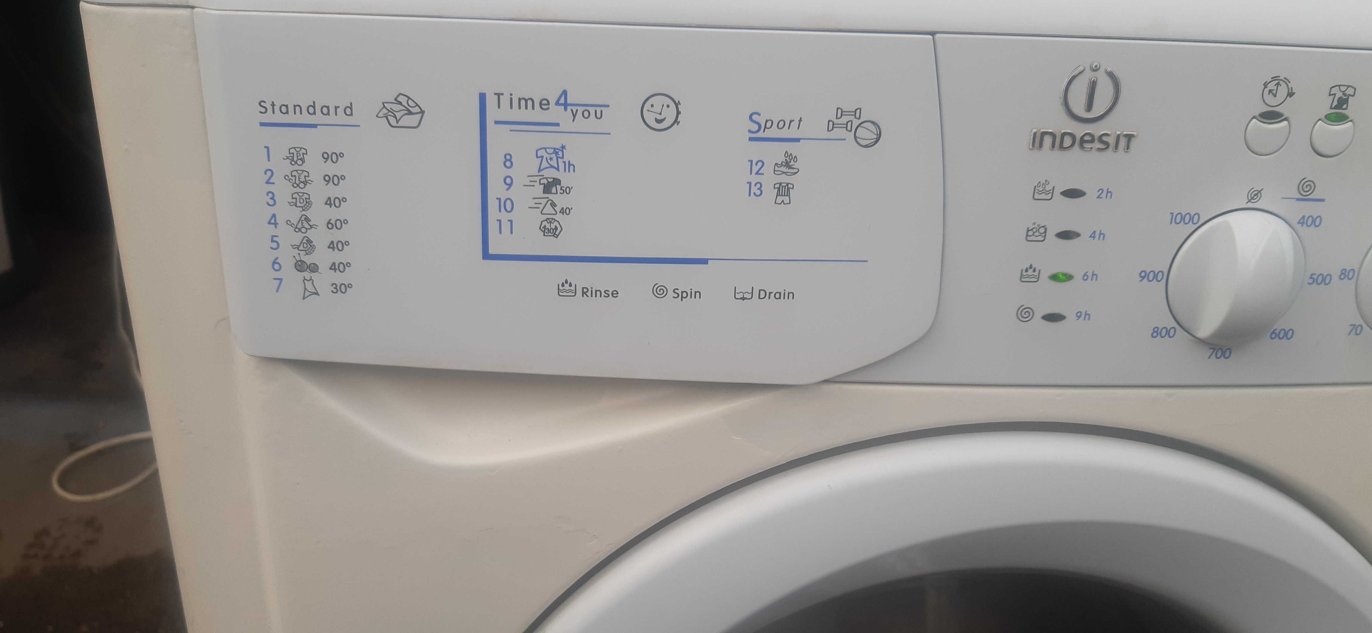 Продам стиральную машину Indesit.