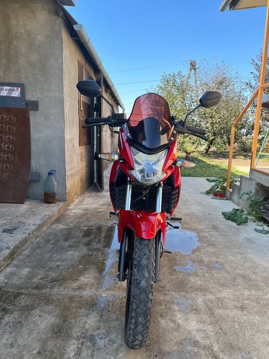 Продам мотоцикл лифан кп200