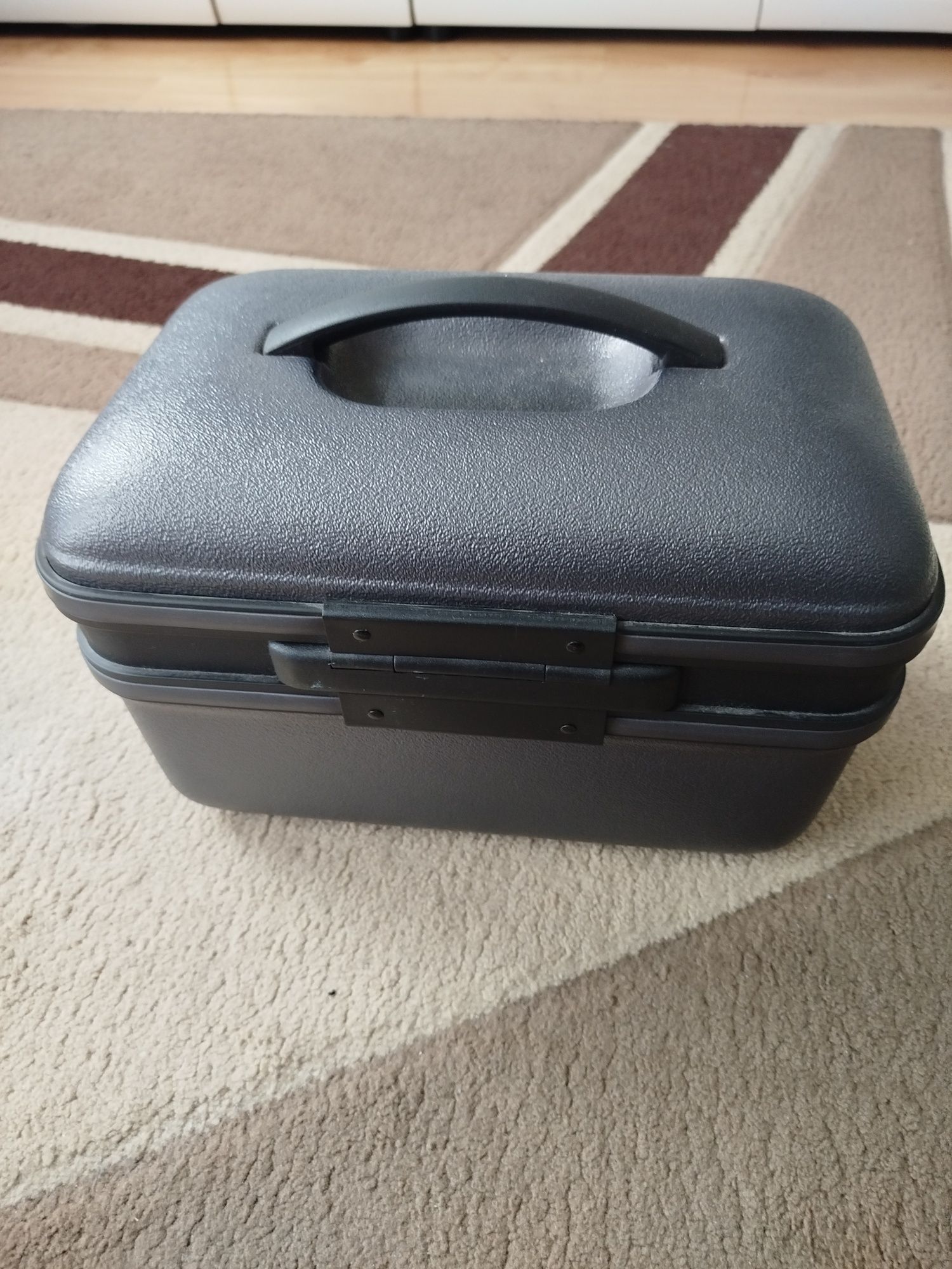 Kuferek/kosmetyczka marki DARIO