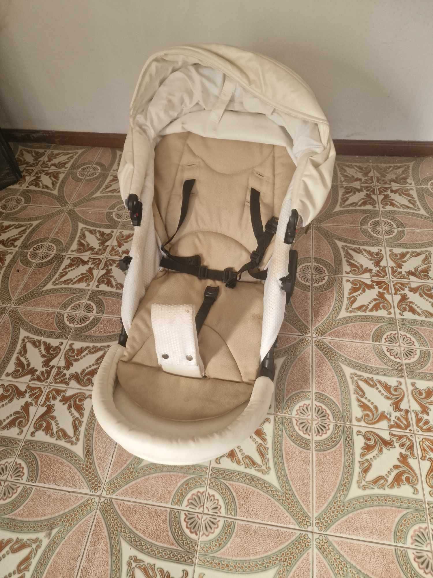 Carrinho de bebé Trio