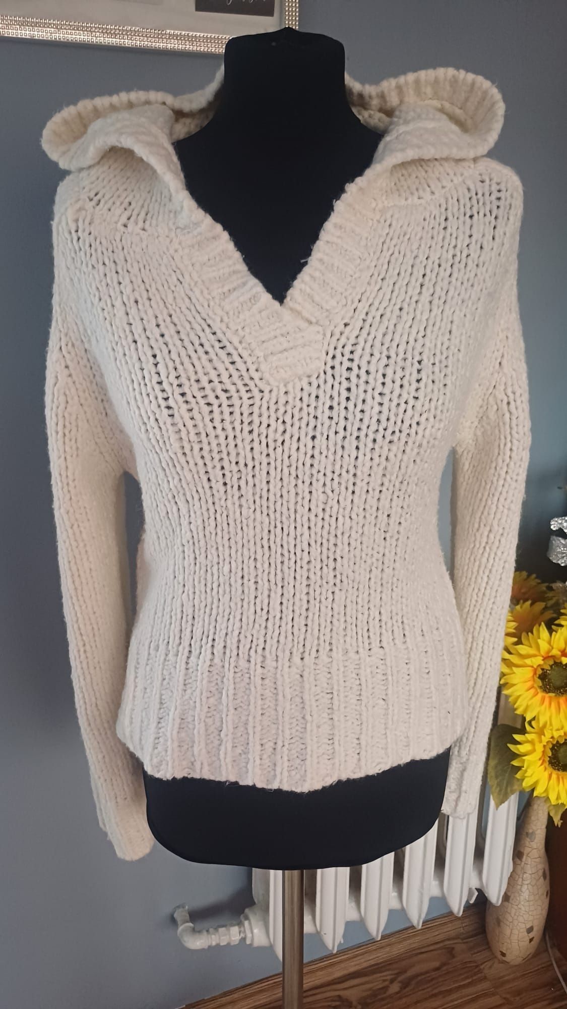 Sweter damski wełniany M