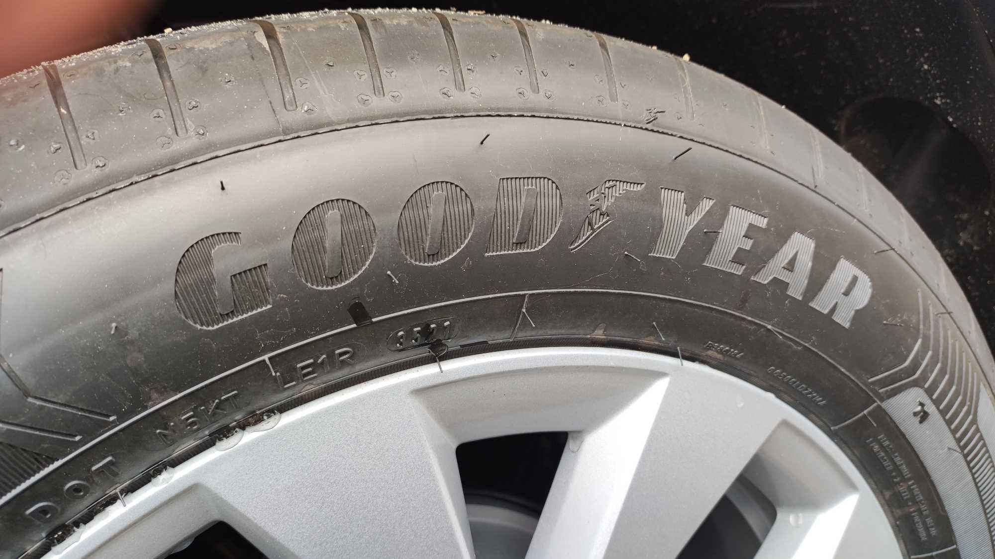 Opony Goodyear EfficientGrip Performance 215/60 R17 4 sztuki