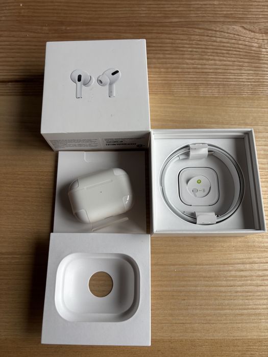 AirPods Pro 1 (оригінал)/ працюючий кейс - навушники бухтят