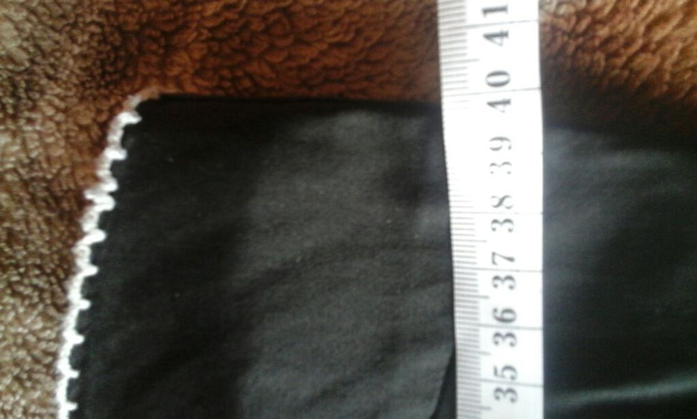 Sukienka z haftowanymi kwiatami i cyrkoniami