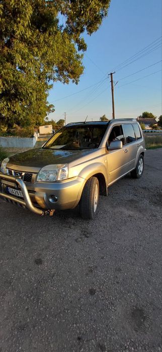 Nissan X-Trail на повном бойовом ходу сів поїхав