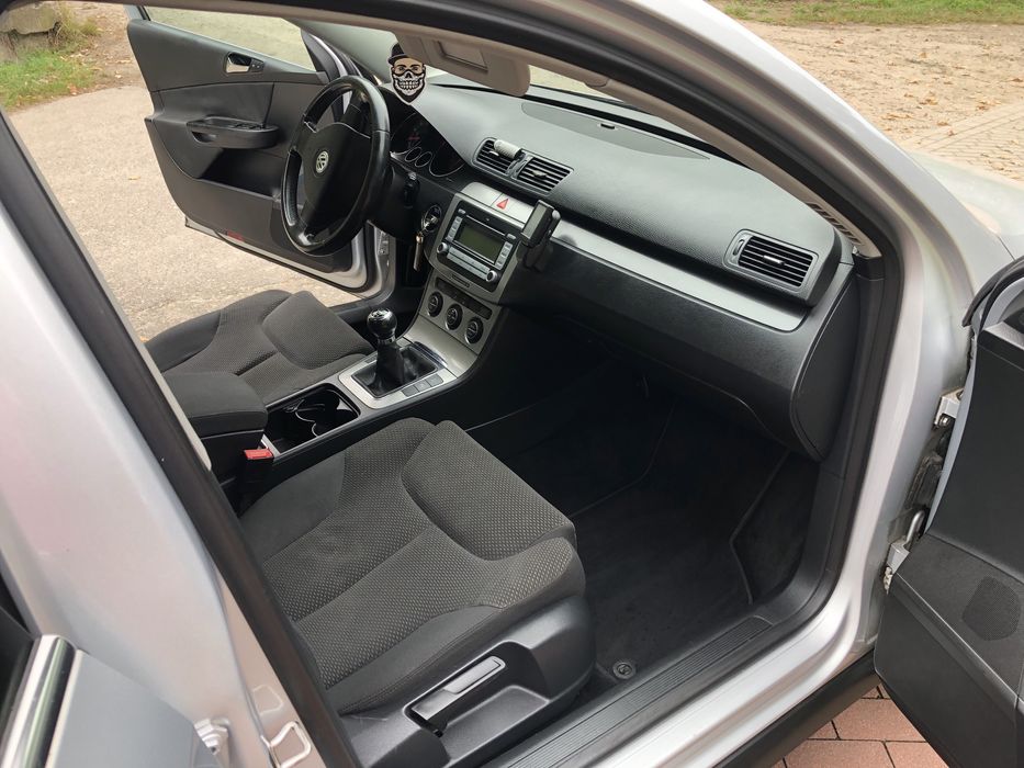 VW Passat Sedan Benzyna Ładny Zadbany Niski Przebieg
