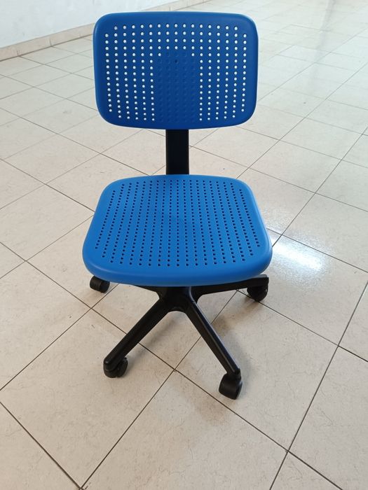 Cadeira de escritório IKEA criança azul
