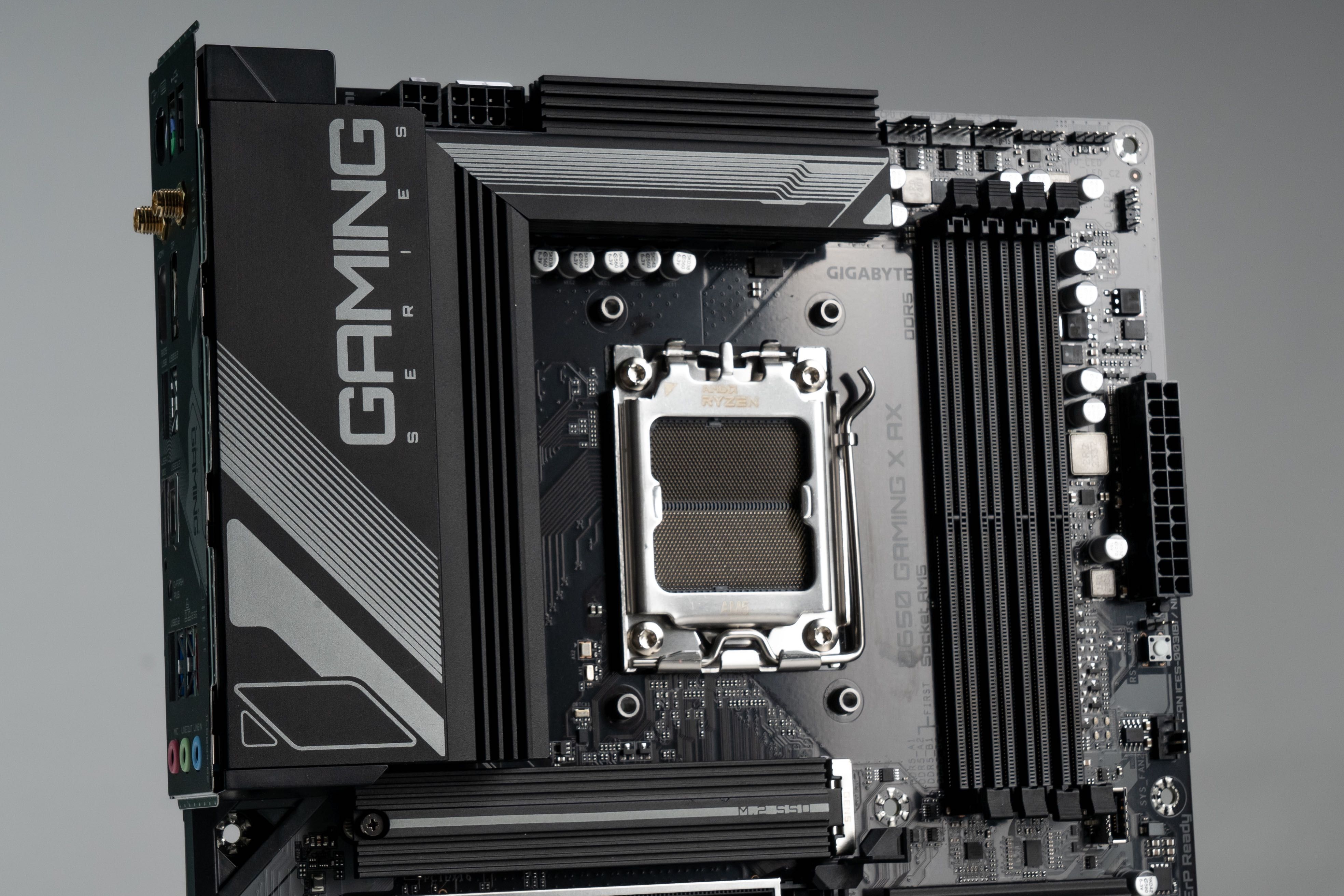 Материнська плата Gigabyte B650 Gaming X AX Wi-Fi/Гар 3 міс/SiliconFox