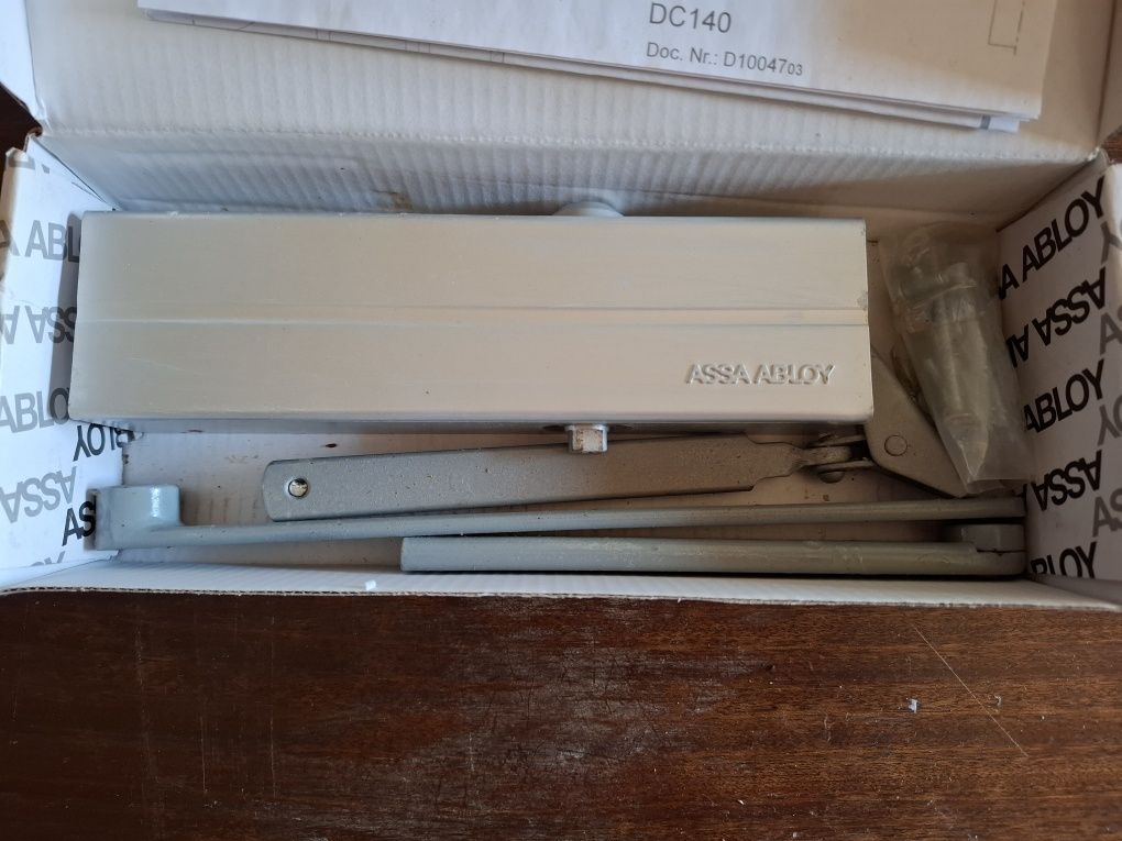 Mola de porta DC140 ASSA ABLOY