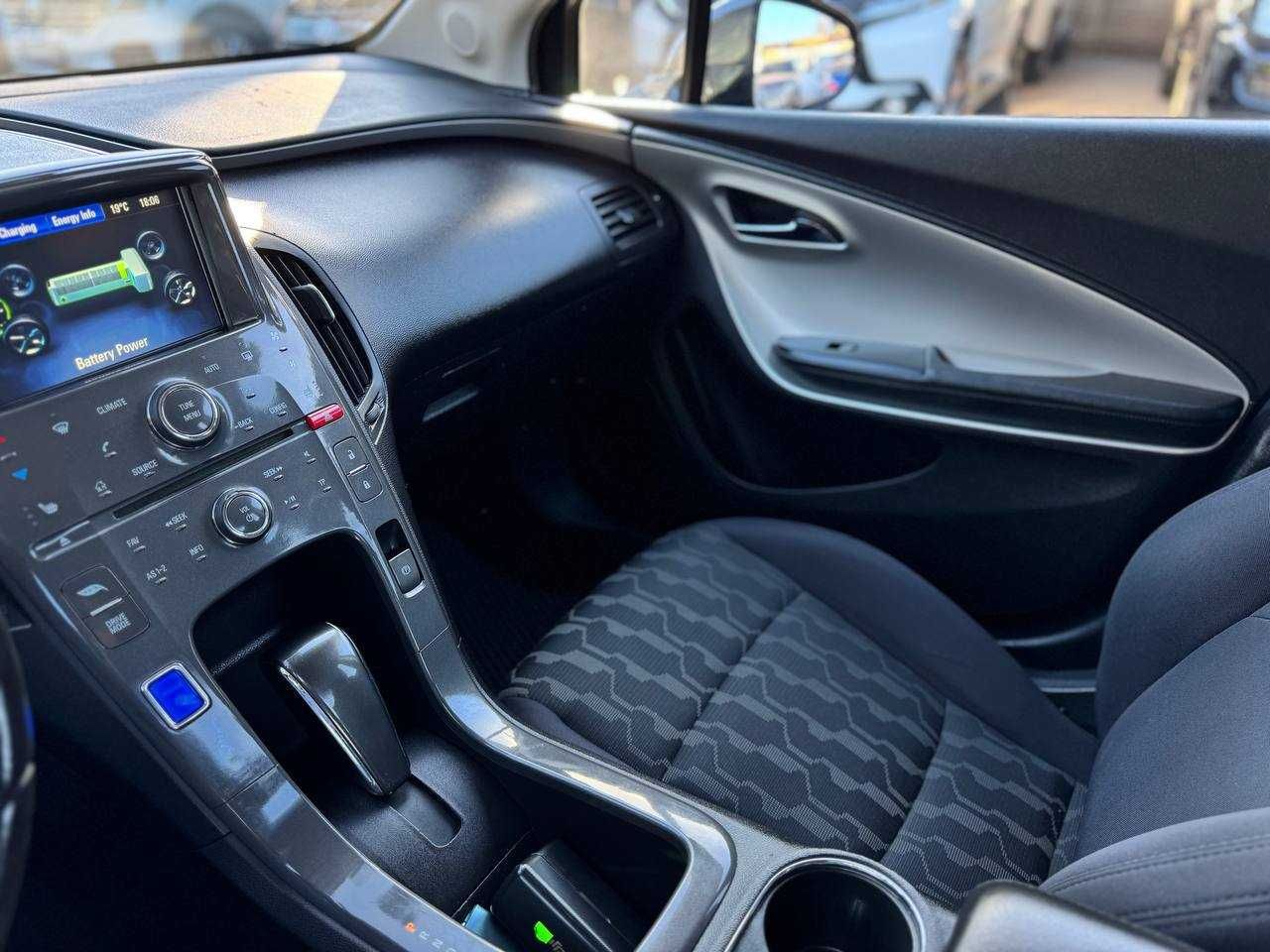 Chevrolet Volt 2014 плагін,гібрид