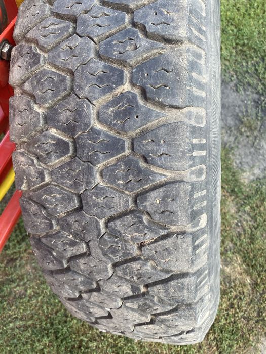 Opona 225/75/R16