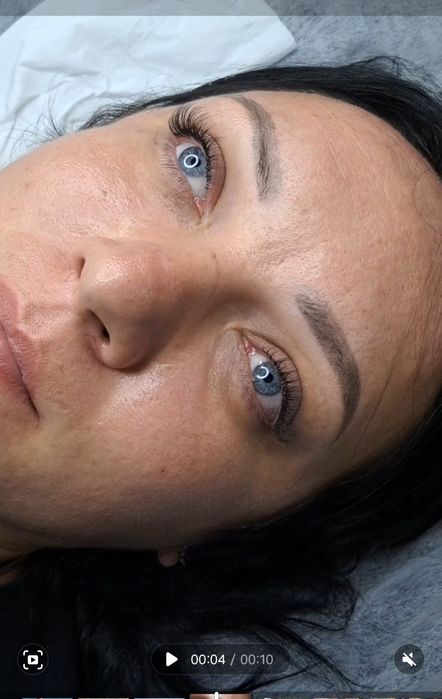 Нарощування вій.