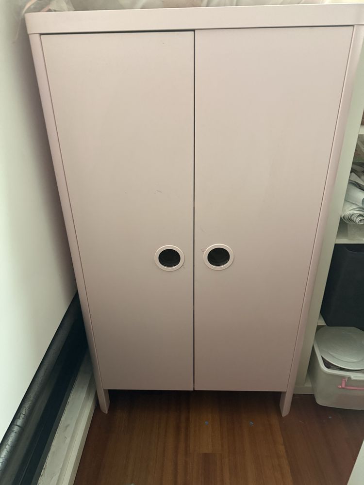 Roupeiro menina IKEA  BUSUNGE rosa claro