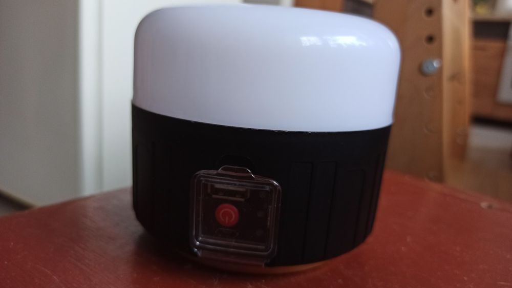 Ліхтарик, лампа кемпінгова з сонячною панеллю