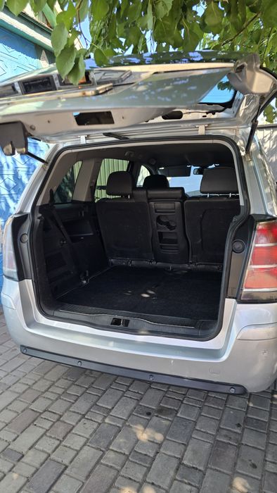 Opel Zafira B 1.9 CDTI Економна та простора сімейна

2

Машина