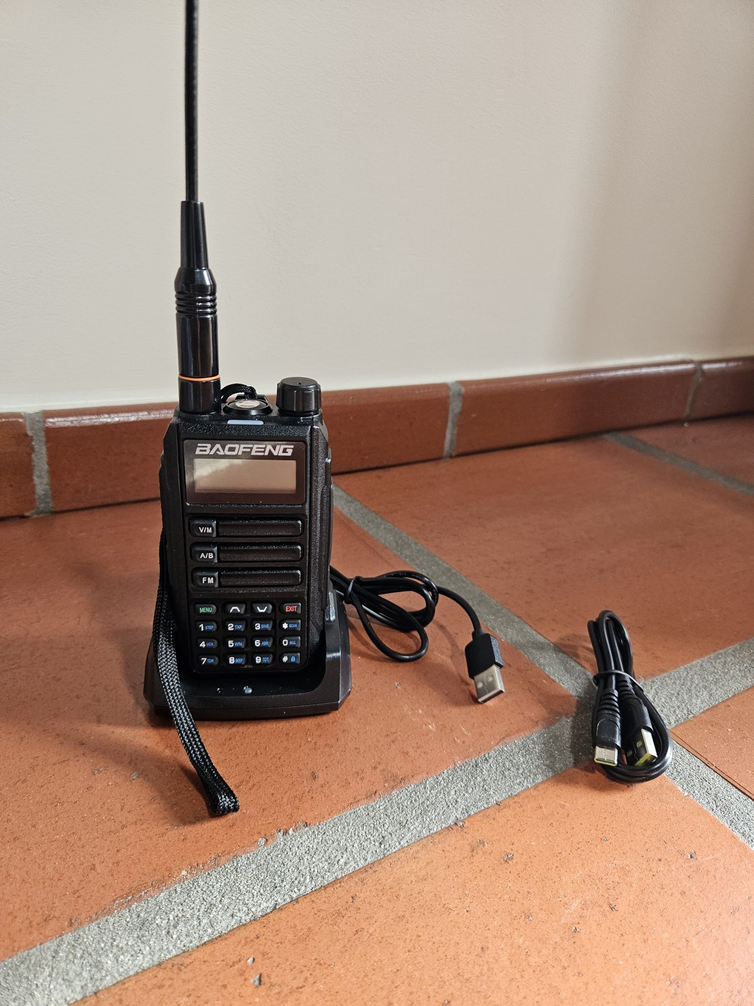 Rádio UHF/VHF Baofeng UV-16