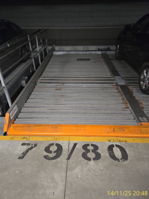 Miejsce parkingowe platforma niezależna Branickiego