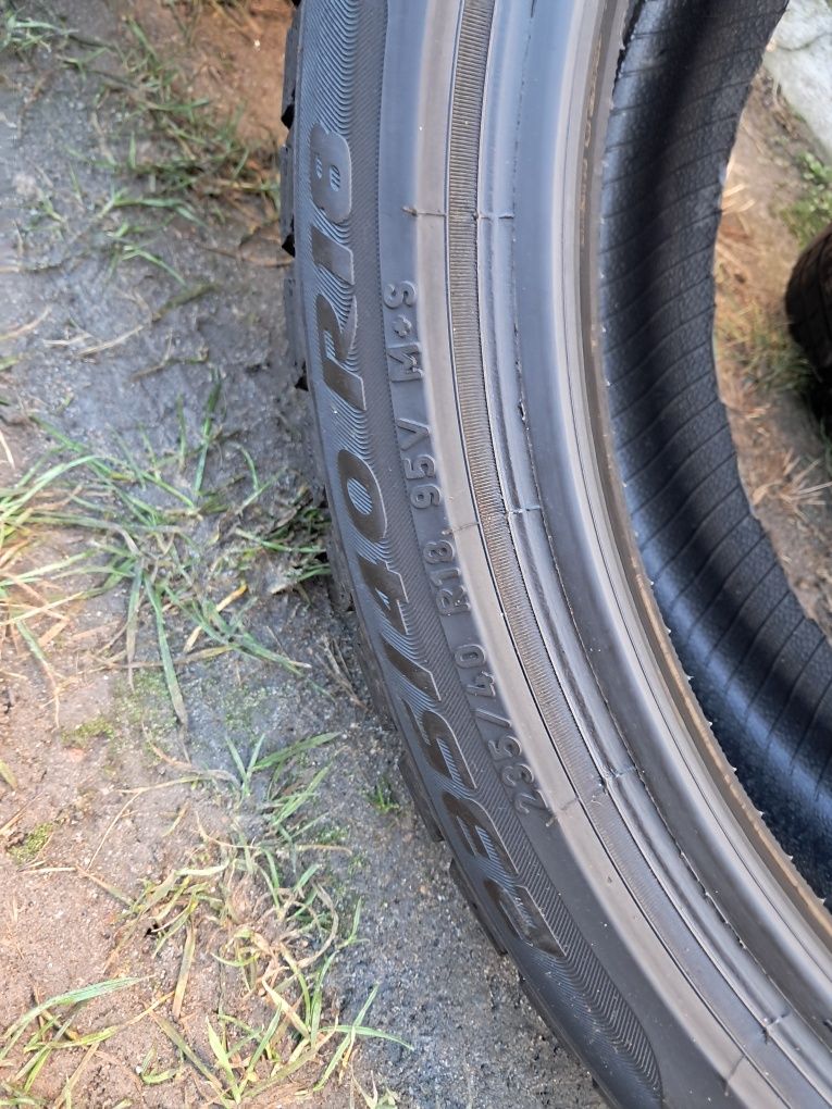 235/40 R18 95V M+S - Pirelli Sottozero 3 Winter - 40tydz2020 ~7,5mm -