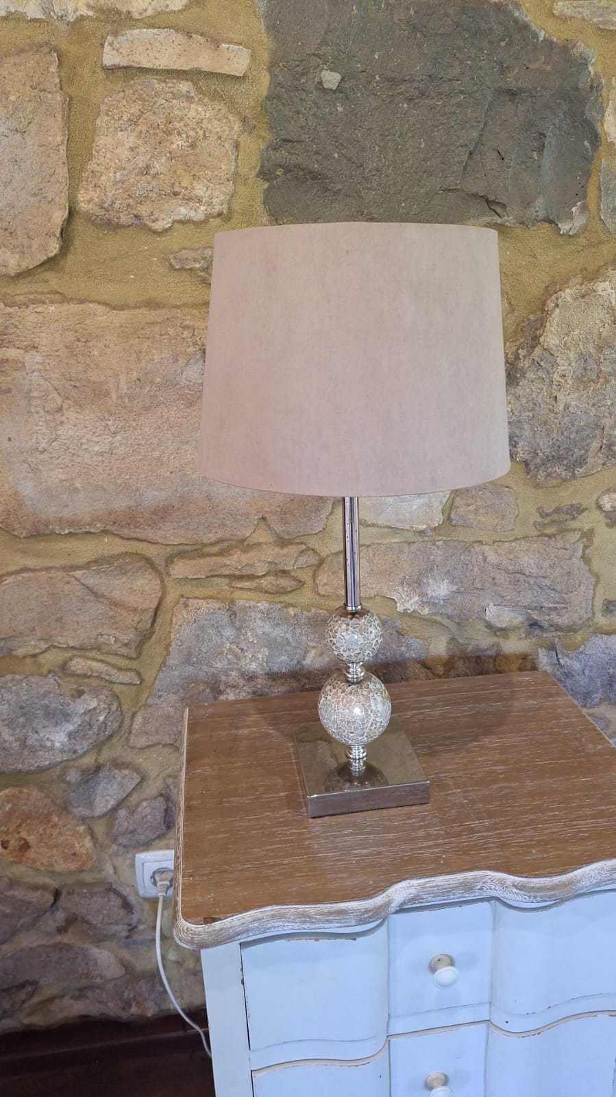 Candeeiro de mesa