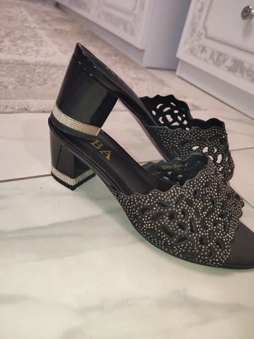 Жіноче    взуття