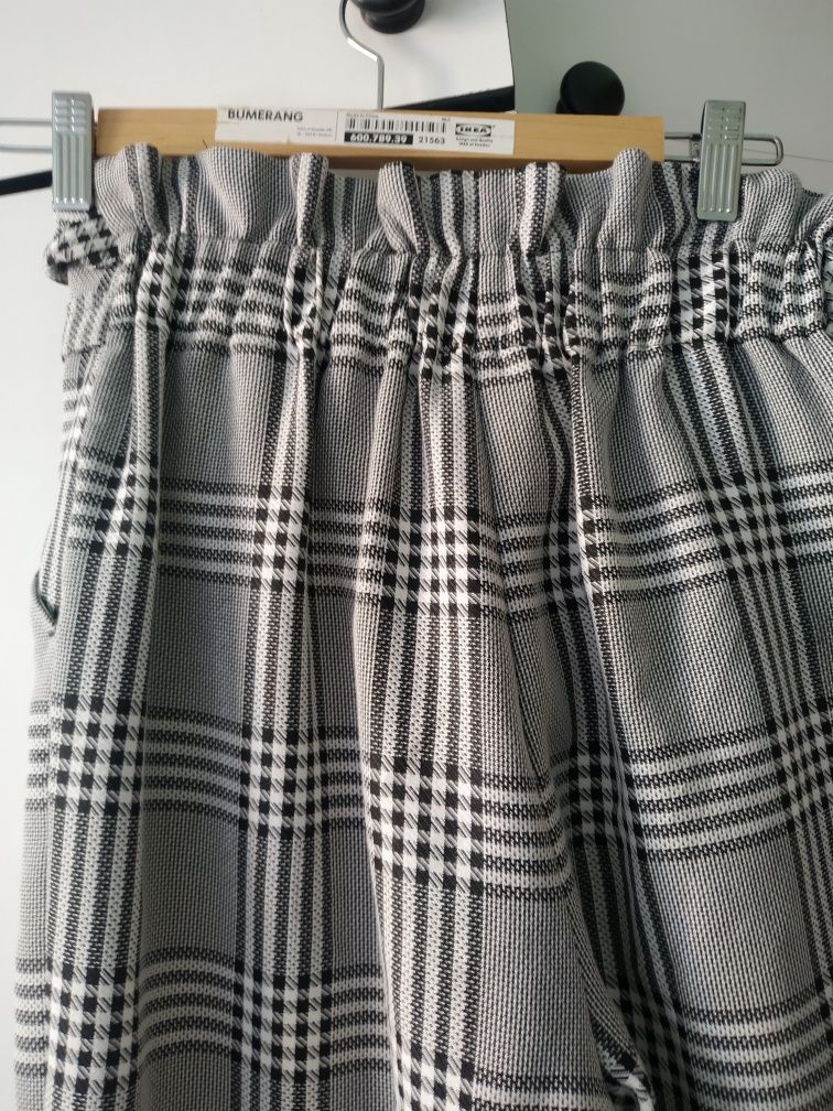 Spodnie w biało czarną kratkę River Island 36 S z wysokim stanem