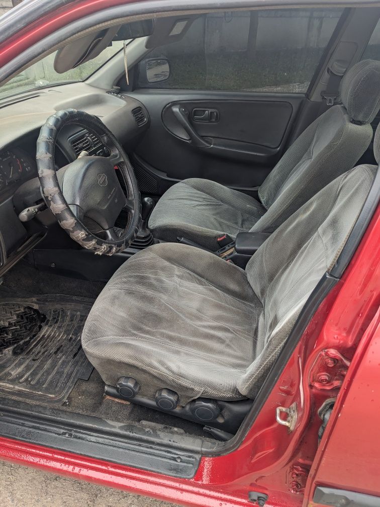 Nissan Primera P10