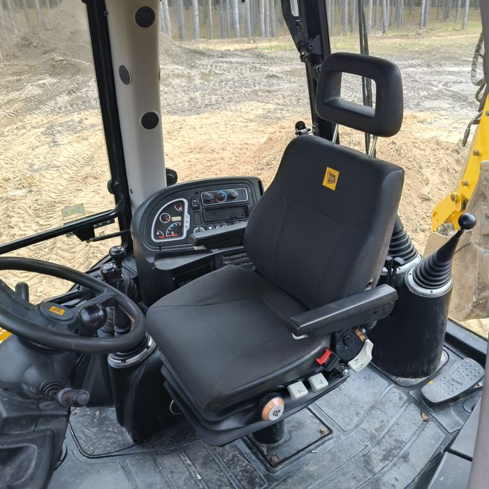 Koparko-ładowarka JCB 3CX