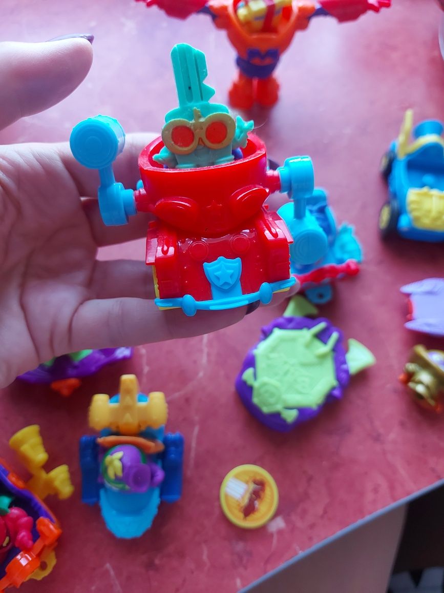 Super Zings 8 figurek 8 pojazdów 1 robot wyrzutnia