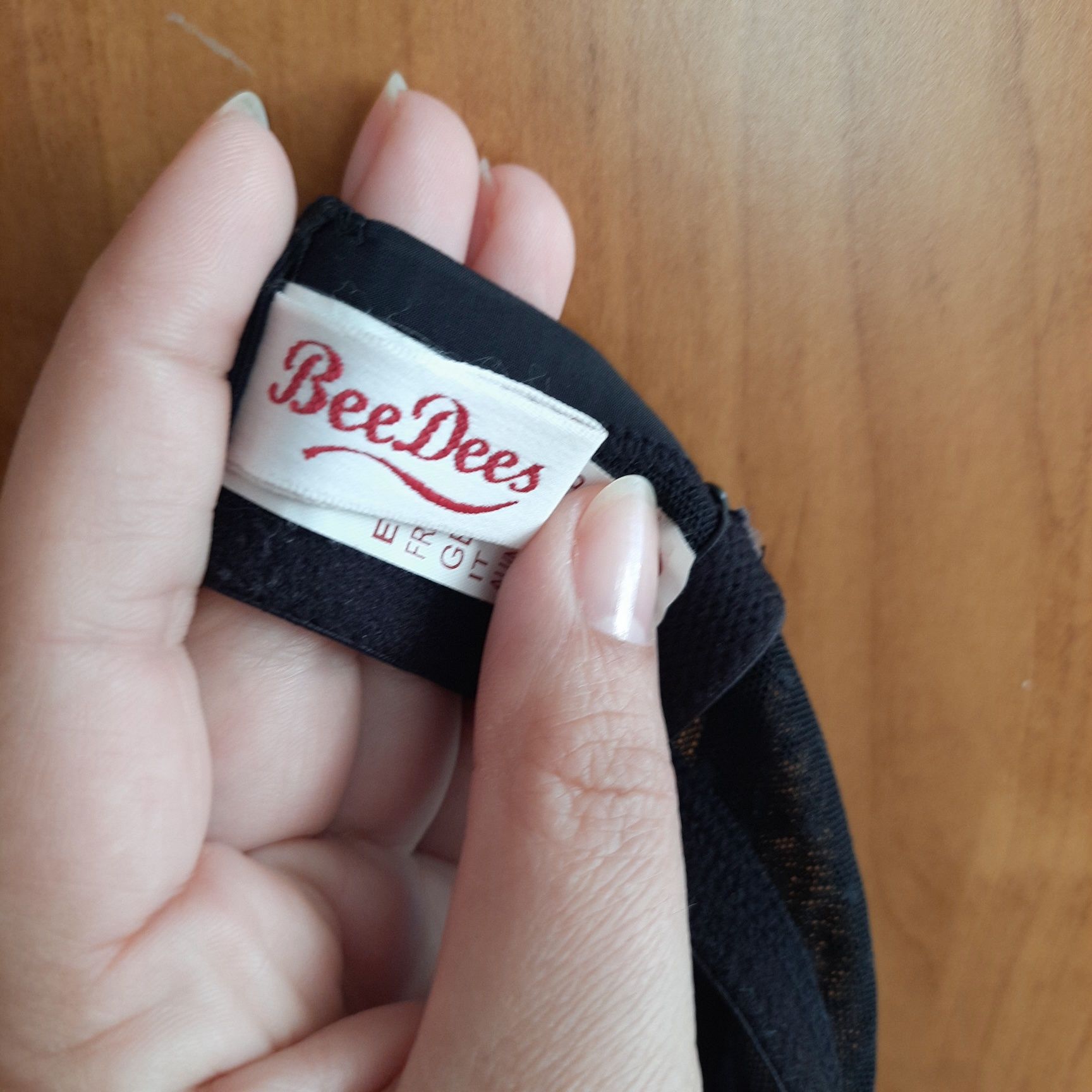 Biustonosze czarny, marki beedees, 85B
