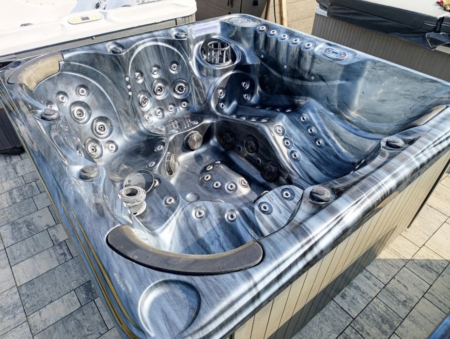 Basen bania jacuzzi blueware spa