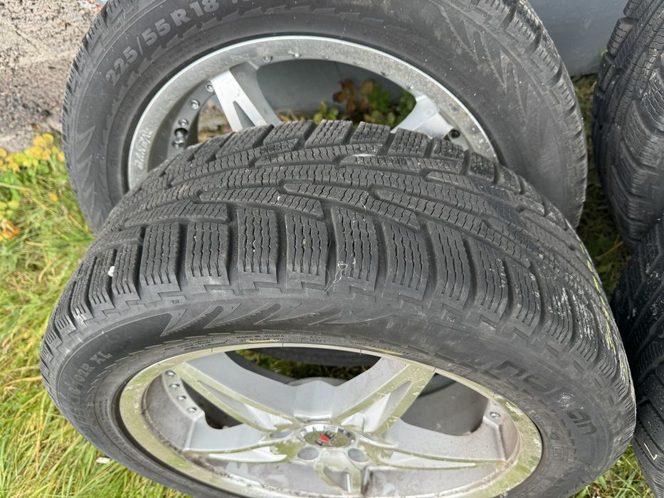 225/55 r18 зимова резина Nokian з титановими дисками