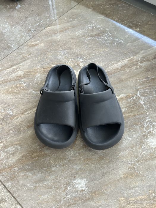 Zara, 28 розмір ,взуття для саду, школи , басейну