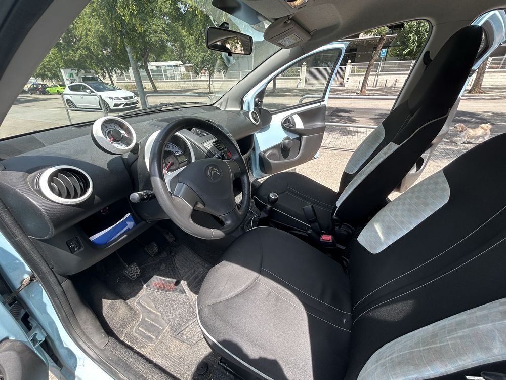 Citroen C1 azul em bom estado