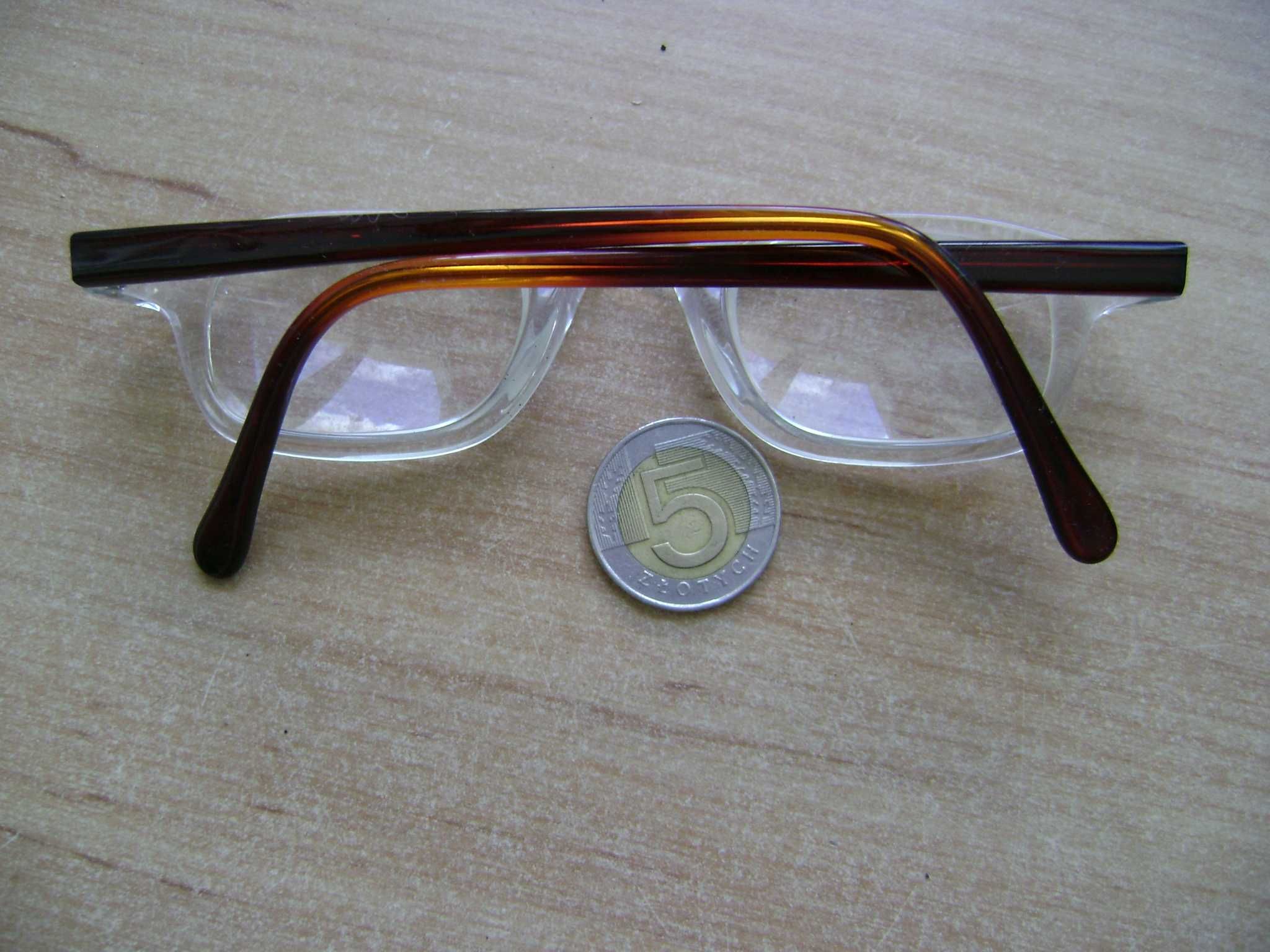 Starocie z PRL - Okulary korekcyjne dla dziecka -3 dioptrie