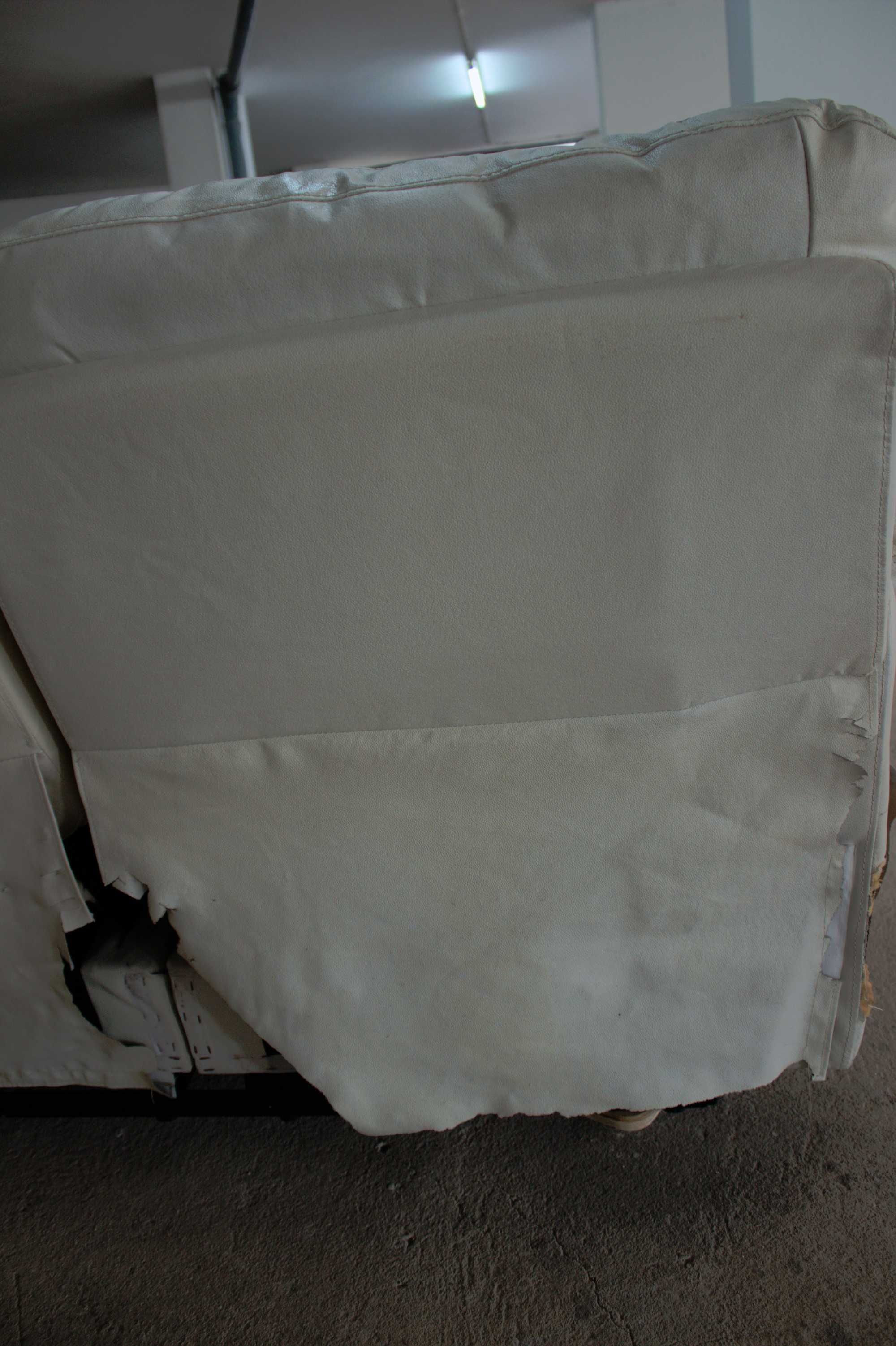 Conjunto de 2 sofás em pele bege – Conforto e estilo para a sua sala!