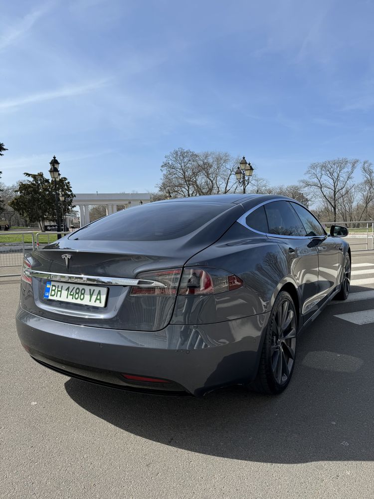 Срочно  Tesla S 100D long range