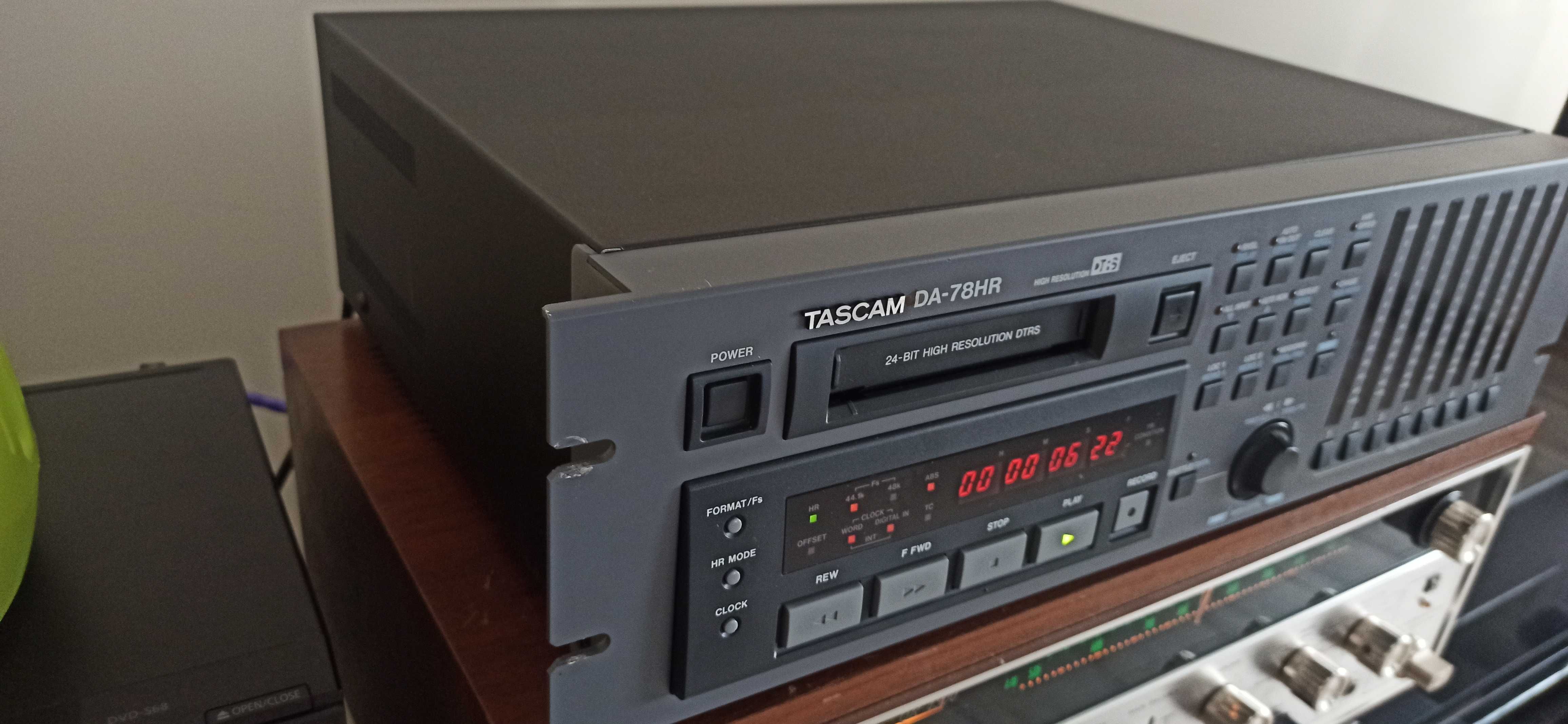 Magnetofon DAT TASCAM DA-78HR dtrs