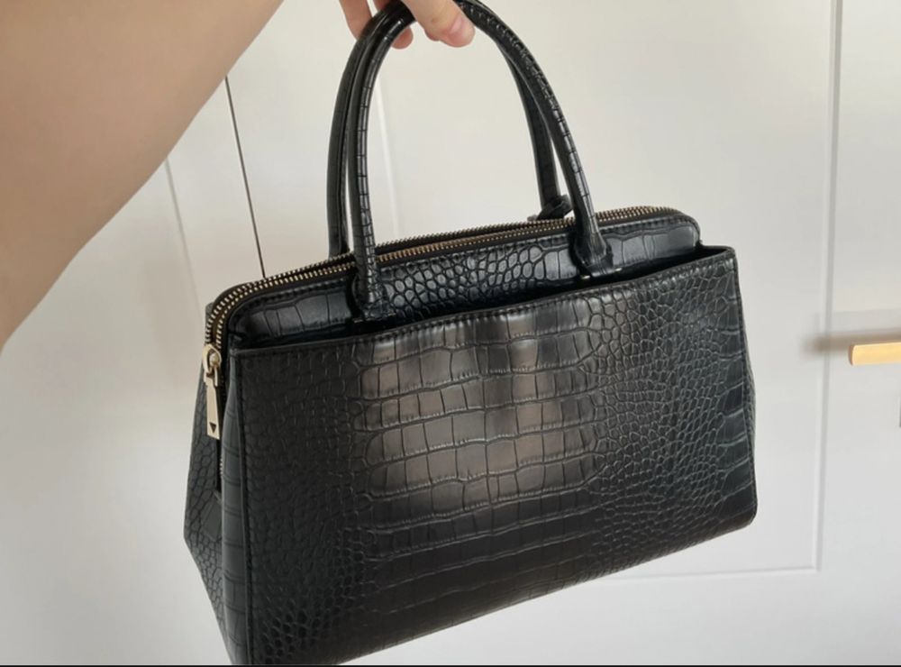 Guess torebka shopperka czarna
