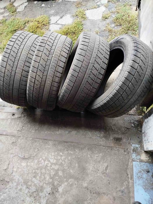 Продам комплектом bridgestone зима