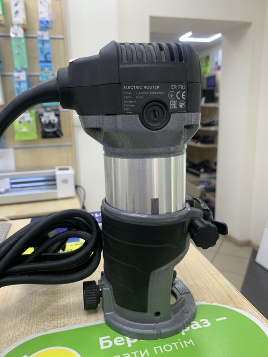 Фрезер Dnipro-M ER-70 стан нового, незначні сліди використання!