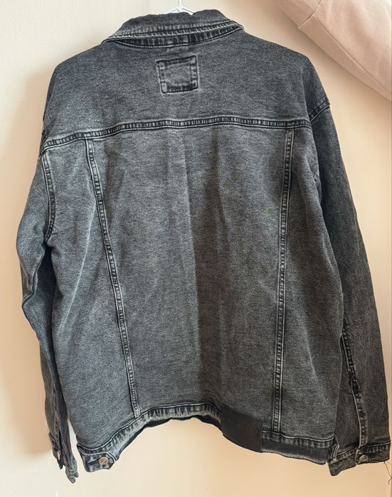 Чоловіча джинсова куртка