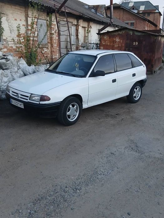 Продам машину Opel Astra F