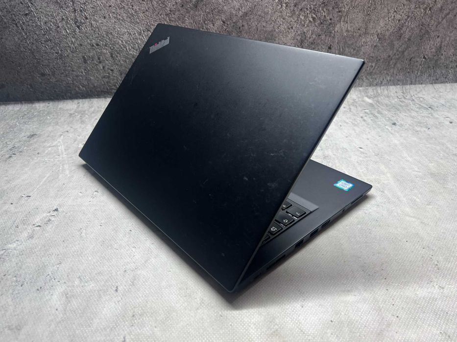 Thinkpad T480s / i5 8250u 3.4GHz / 16GB DDR4 / 256 SSD / 14 FHD / W11